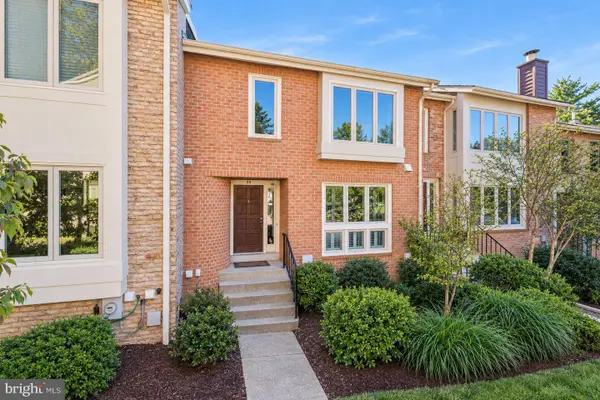 35 Valerian Ct, NORTH BETHESDA, MD 20852