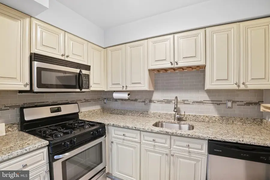2105 Walsh View Ter #15-301, Silver Spring, MD 20902 - #2