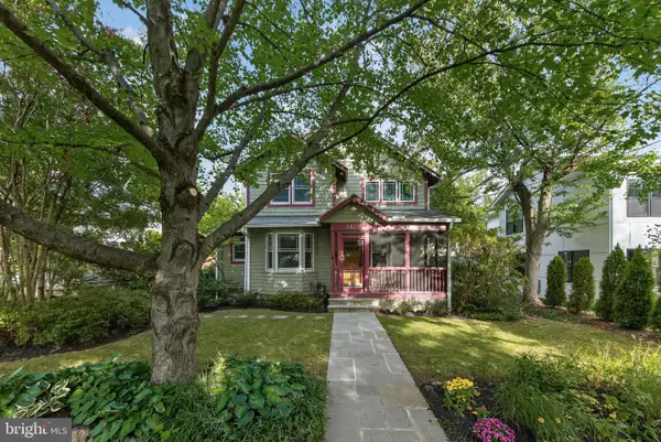 6819 Delaware St, CHEVY CHASE, MD 20815