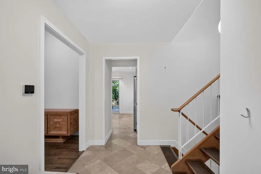 8200 Stone Trail Dr, Bethesda, MD 20817 - #3