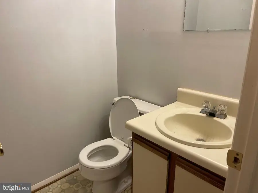 8137 Crabapple Ln, Gaithersburg, MD 20879 - #3