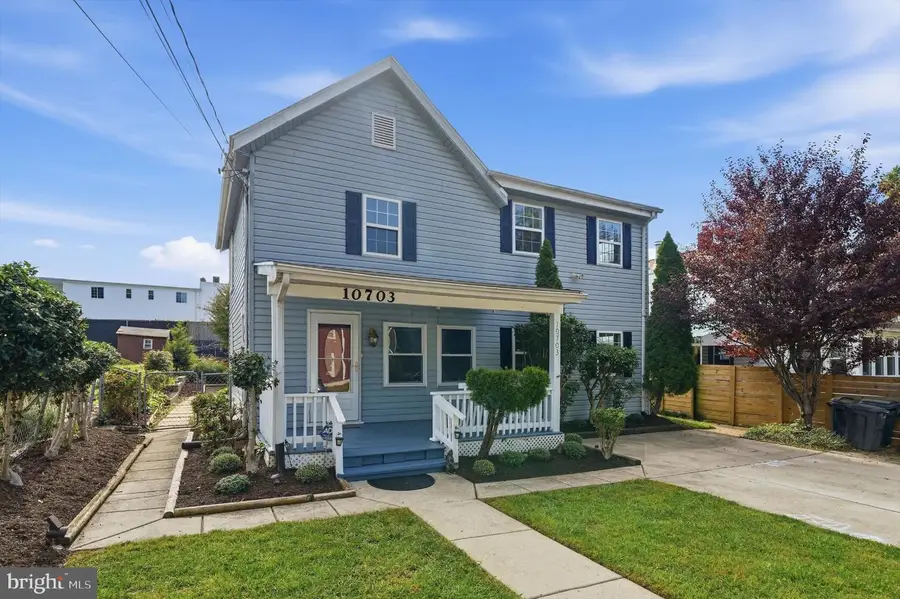10703 Shaftsbury St, Kensington, MD 20895 - #2