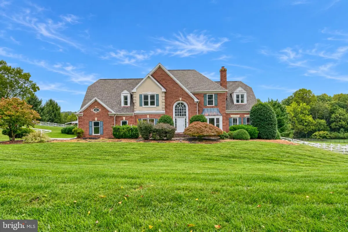 22909 Davis Mill Rd, Germantown, MD 20876 - #1