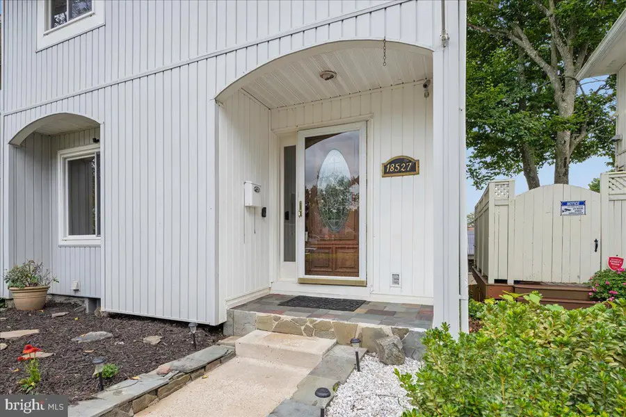 18527 Eagles Roost Dr, Germantown, MD 20874 - #2