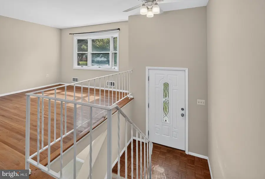 204 Rolling Rd, Gaithersburg, MD 20877 - #3