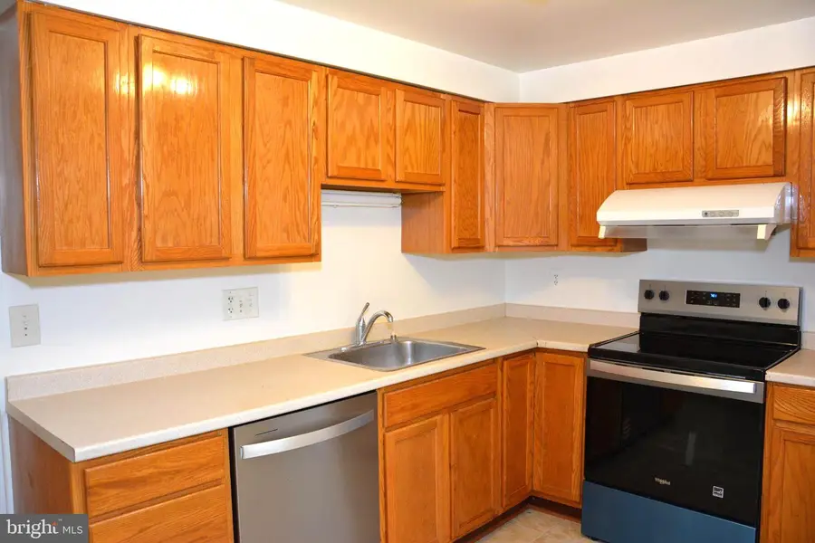 10336 Watkins Mill Dr, Montgomery Village, MD 20886 - #3