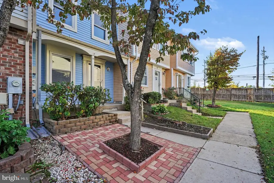 10 Avonshire Ct, Silver Spring, MD 20904 - #2