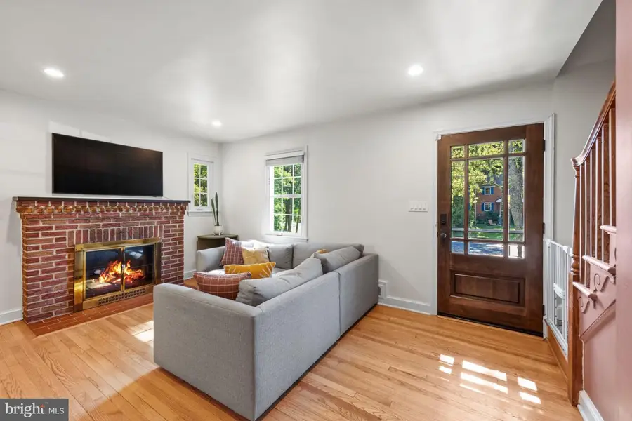 403 Williamsburg Dr N, Silver Spring, MD 20901 - #2