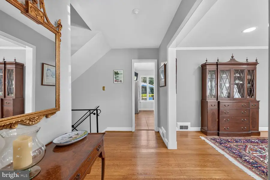 5901 Cromwell Dr, Bethesda, MD 20816 - #3