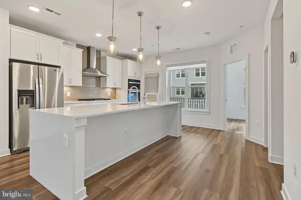 16122 Frederick Rd #34, ROCKVILLE, MD 20850