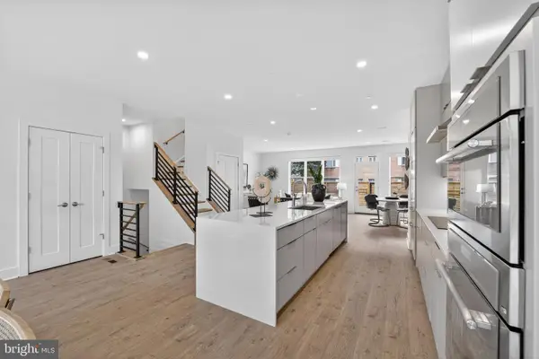 5348 Zenith Olook, BETHESDA, MD 20816