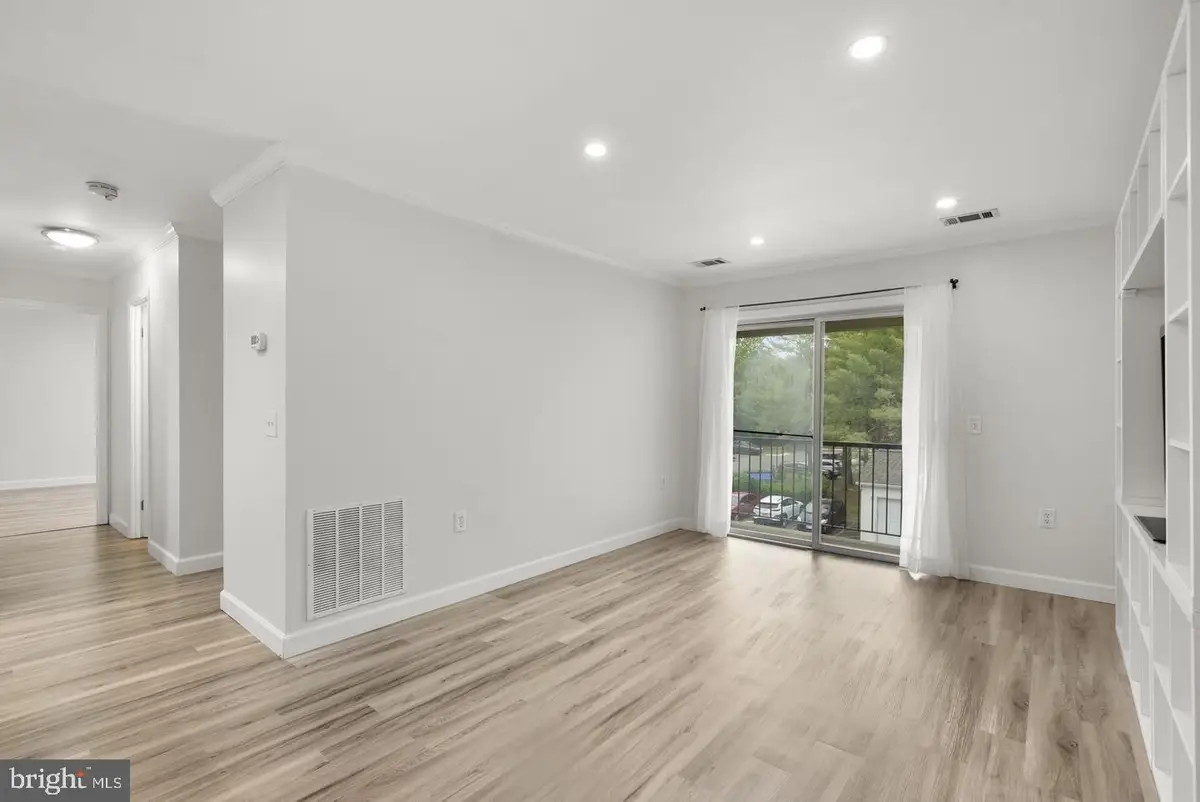 18328 Streamside Dr #304, Gaithersburg, MD 20879 - #1