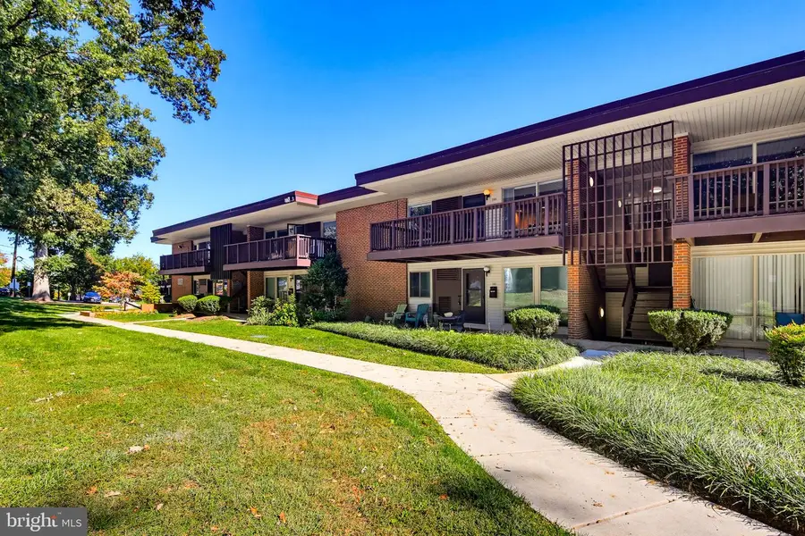 170 Talbott St #202, Rockville, MD 20852 - #2