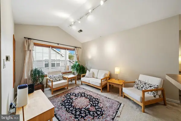 18512 Boysenberry Dr #201, GAITHERSBURG, MD 20879