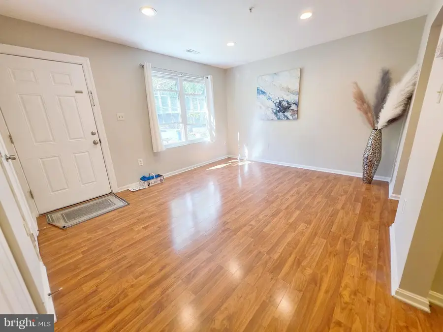 15441 Reprise Ter, Rockville, MD 20850 - #3