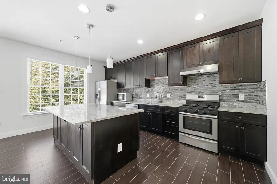819 Royal Cres, Rockville, MD 20850 - #3