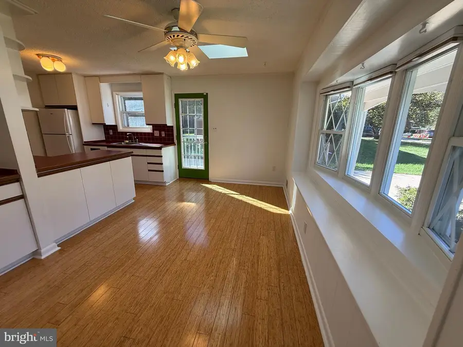 1009 Downs Dr, Silver Spring, MD 20904 - #2