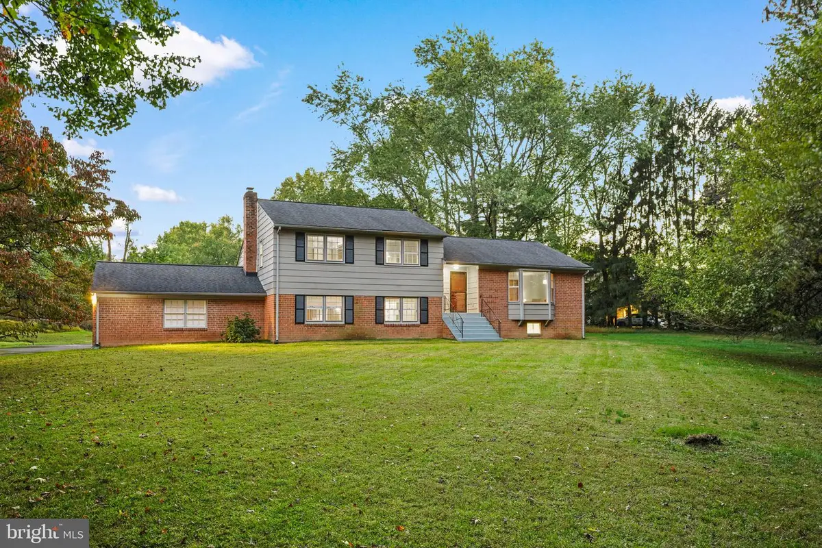 15716 Jones Ln, Gaithersburg, MD 20878 - #1