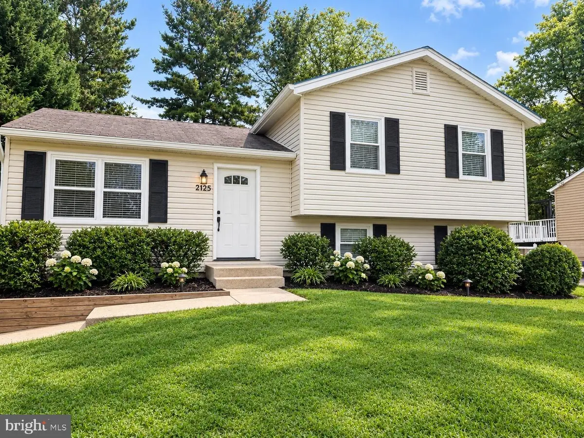 24205 Bush Hill Rd, Gaithersburg, MD 20882 - #1