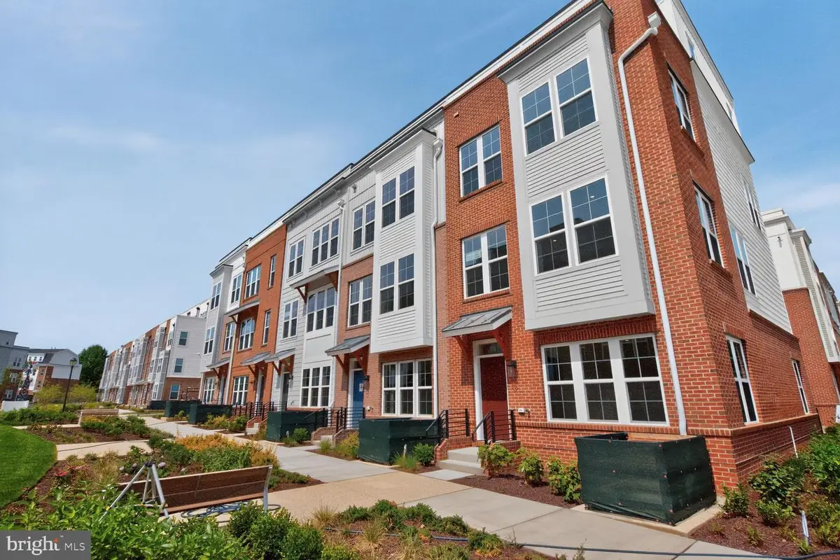 2521 Farmstead Dr #clarke 210, Rockville, MD 20850 - #1