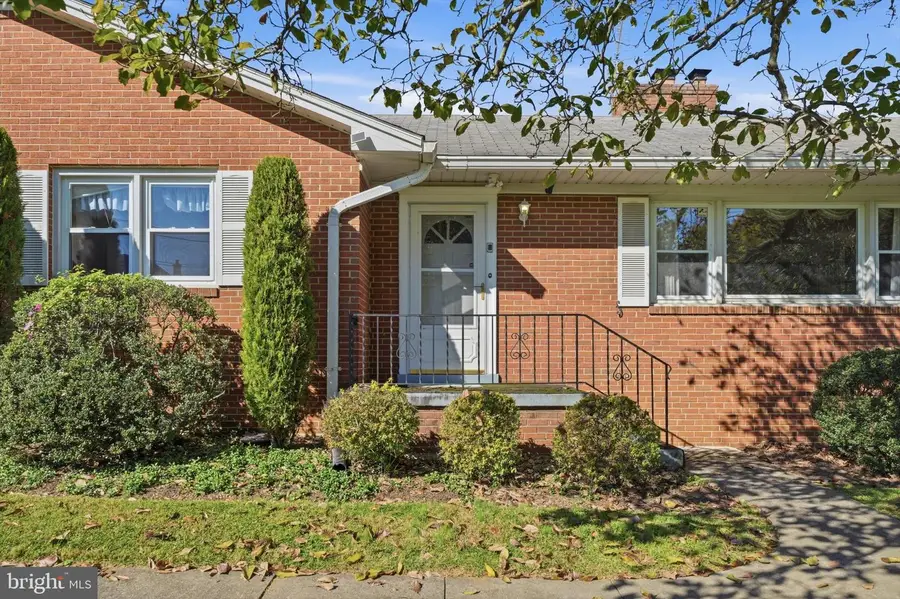 14208 Marian Dr, Rockville, MD 20850 - #3