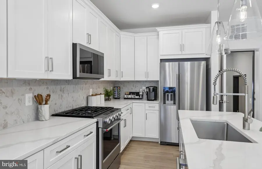 618 Parkview Ave, Gaithersburg, MD 20878 - #3