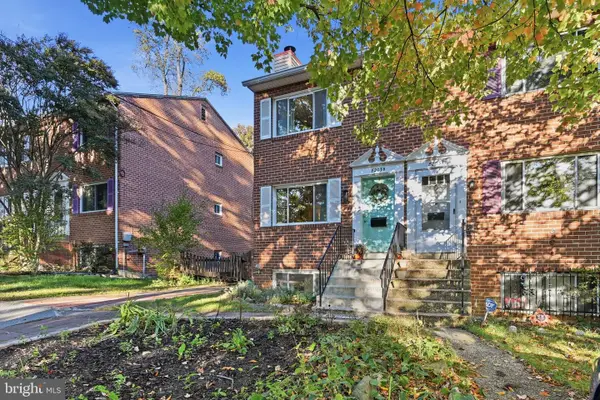 8203 Roanoke Ave, TAKOMA PARK, MD 20912