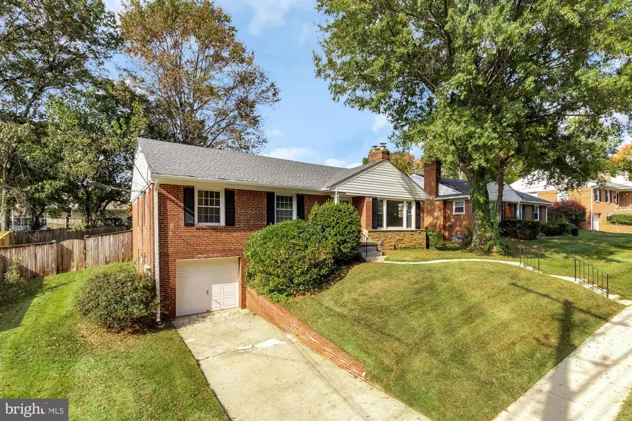9702 Dameron Dr, Silver Spring, MD 20910 - #2