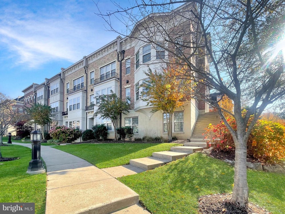 500 Overlook Park Dr, NATIONAL HARBOR, MD 20745 BHGRE