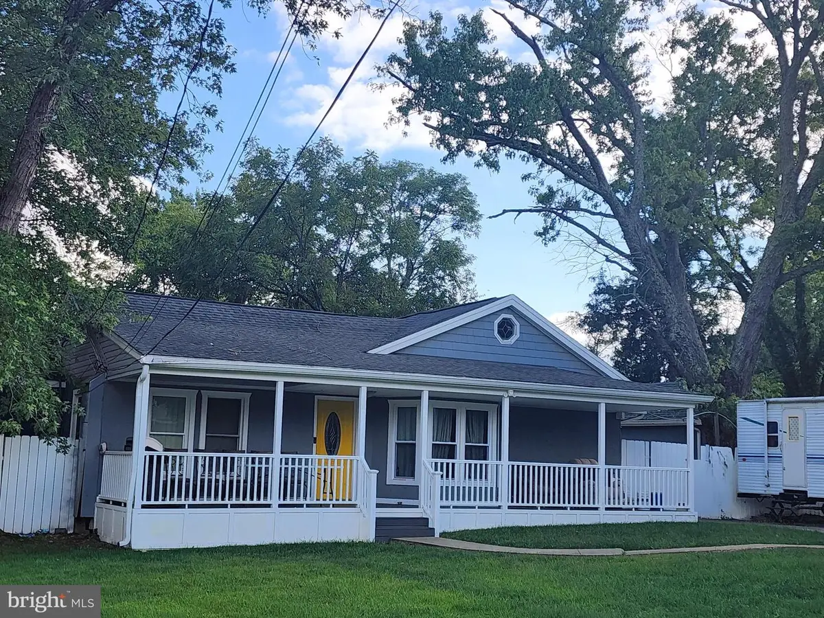 5913 Woodland Ln, Clinton, MD 20735 - Image #1