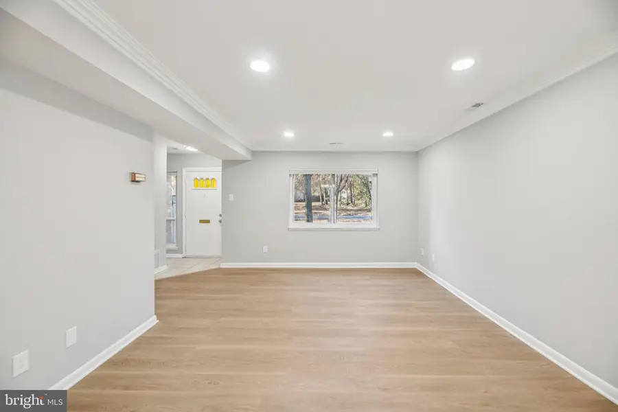 8202 Canning Ter, Greenbelt, MD 20770 - Image #3