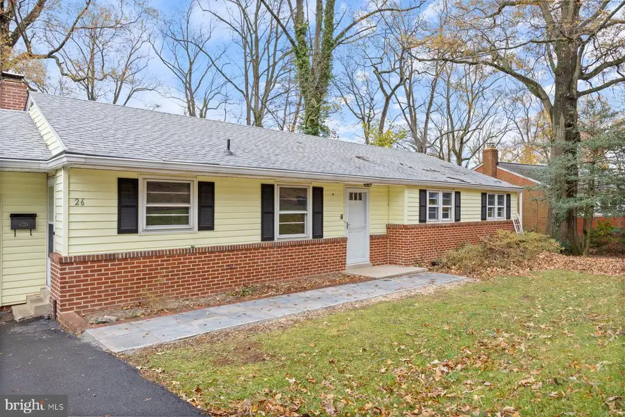 26 Lakeside Dr, Greenbelt, MD 20770 - Image #3