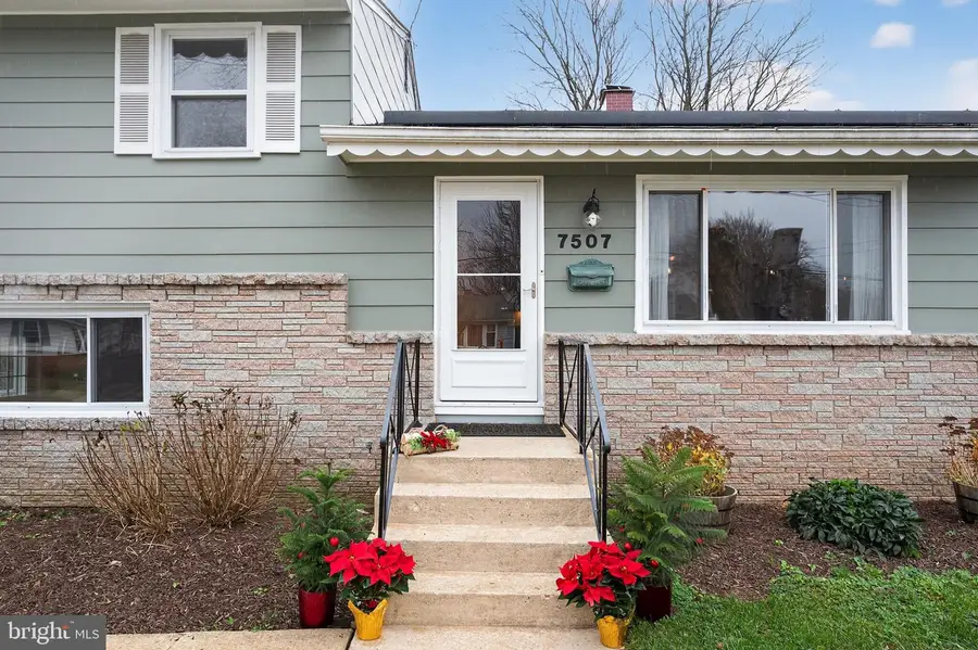 7507 Dover Ln, Lanham, MD 20706 - Image #2