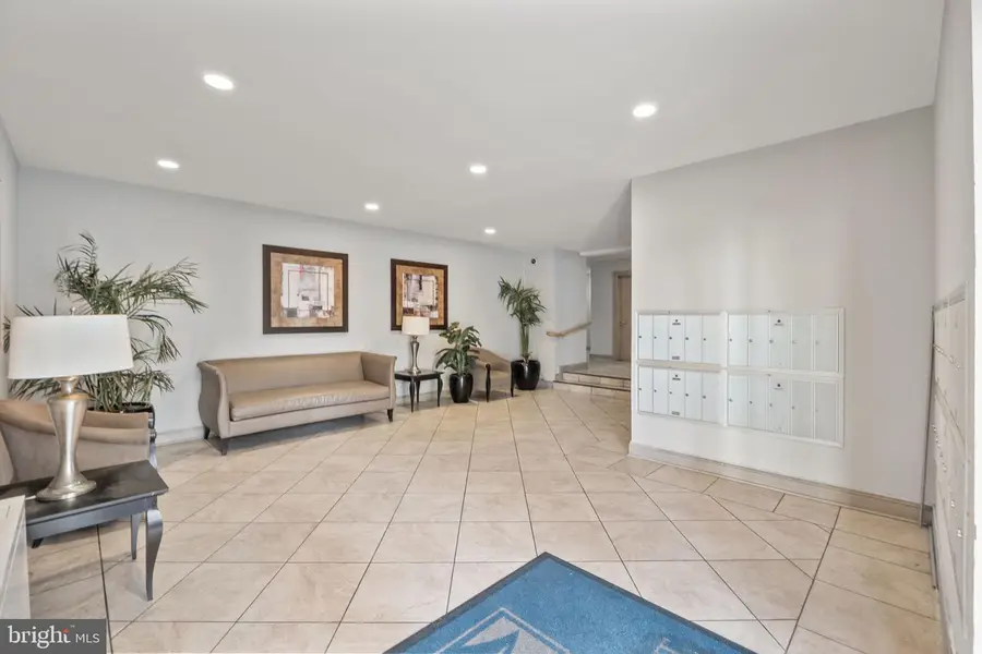 5601 Parker House Ter #401, Hyattsville, MD 20782 - Image #3