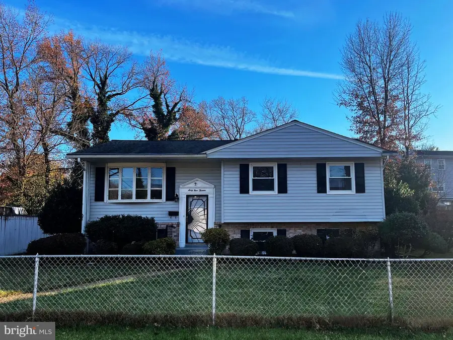 6913 Canyon Dr, Capitol Heights, MD 20743 - Image #2