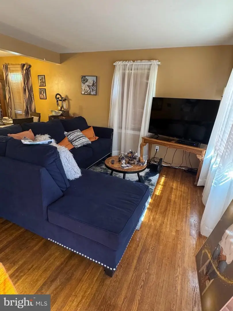 5812 Shoshone Dr, Oxon Hill, MD 20745 - Image #2