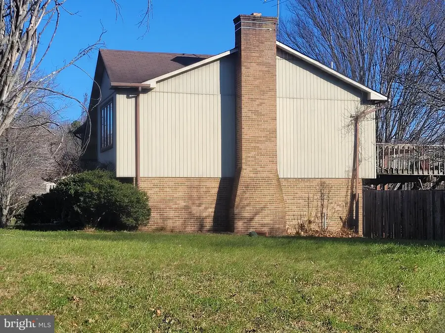 10201 Pine Meadows Ln, Upper Marlboro, MD 20772 - Image #2