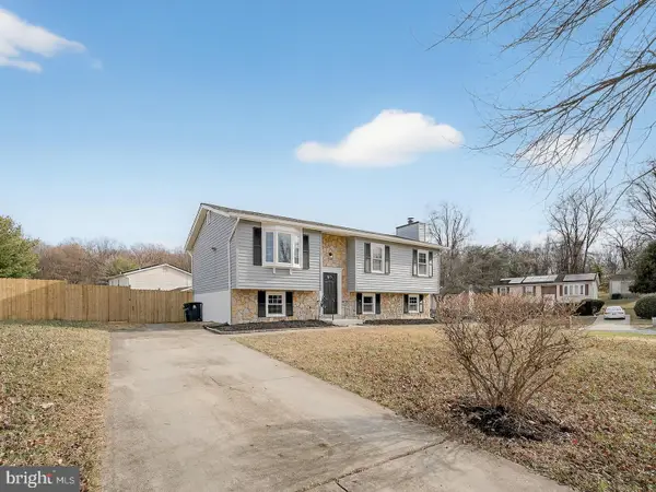 201 Royal Oak Cir, HYATTSVILLE, MD 20785