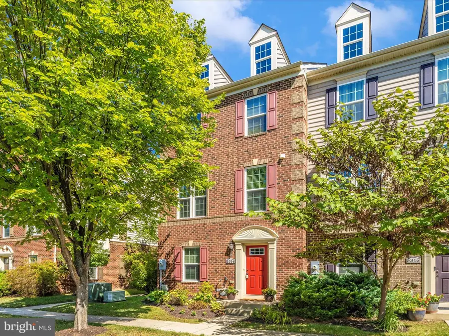 5314 Davis Point Ln, Greenbelt, MD 20770 - Image #2