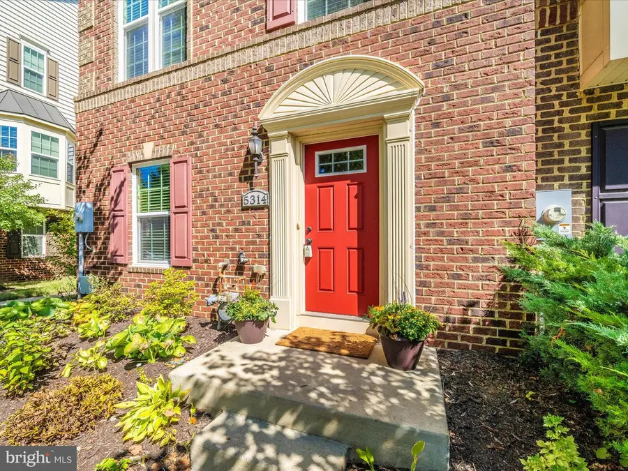 5314 Davis Point Ln, Greenbelt, MD 20770 - Image #3