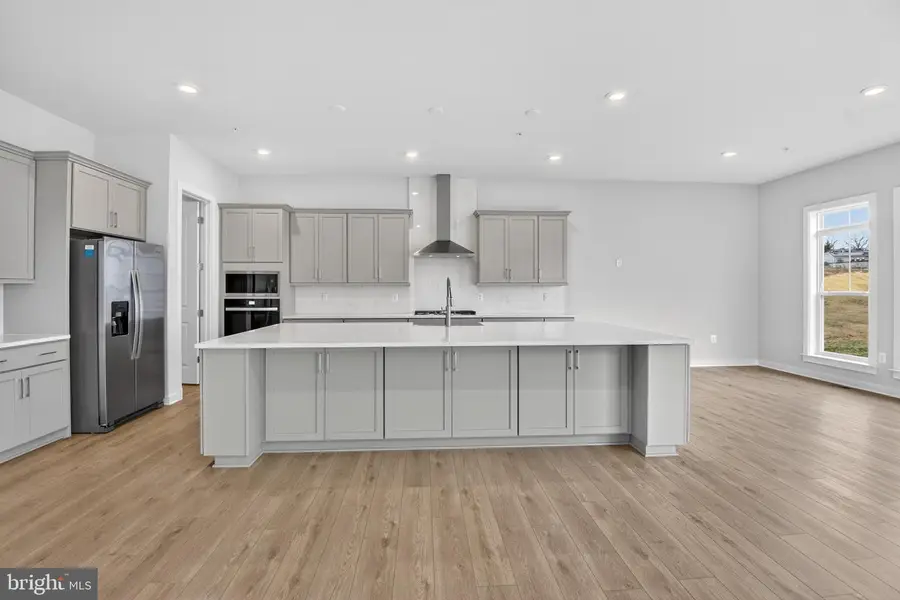 6822 Fountain Park Dr, Glenn Dale, MD 20769 - Image #2