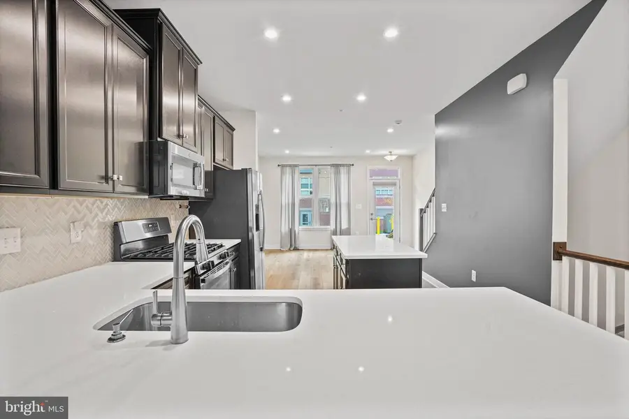 2808 Devonshire Cliffs Ter, Hyattsville, MD 20782 - Image #3