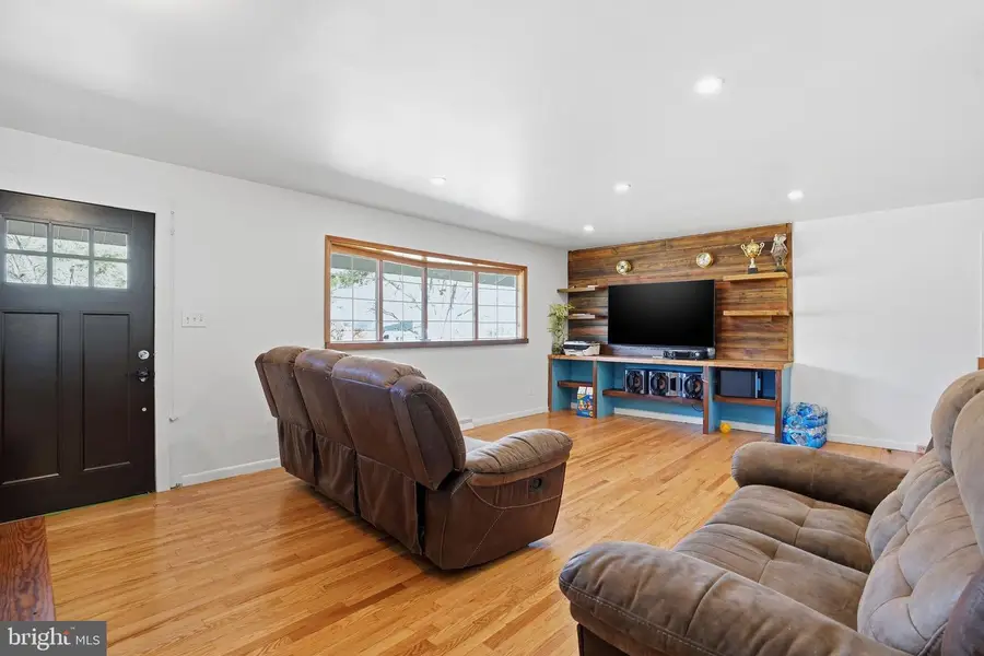 7610 Croom Station Rd, Upper Marlboro, MD 20772 - Image #2