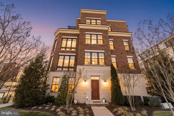 500 Riversail Ln #438, OXON HILL, MD 20745