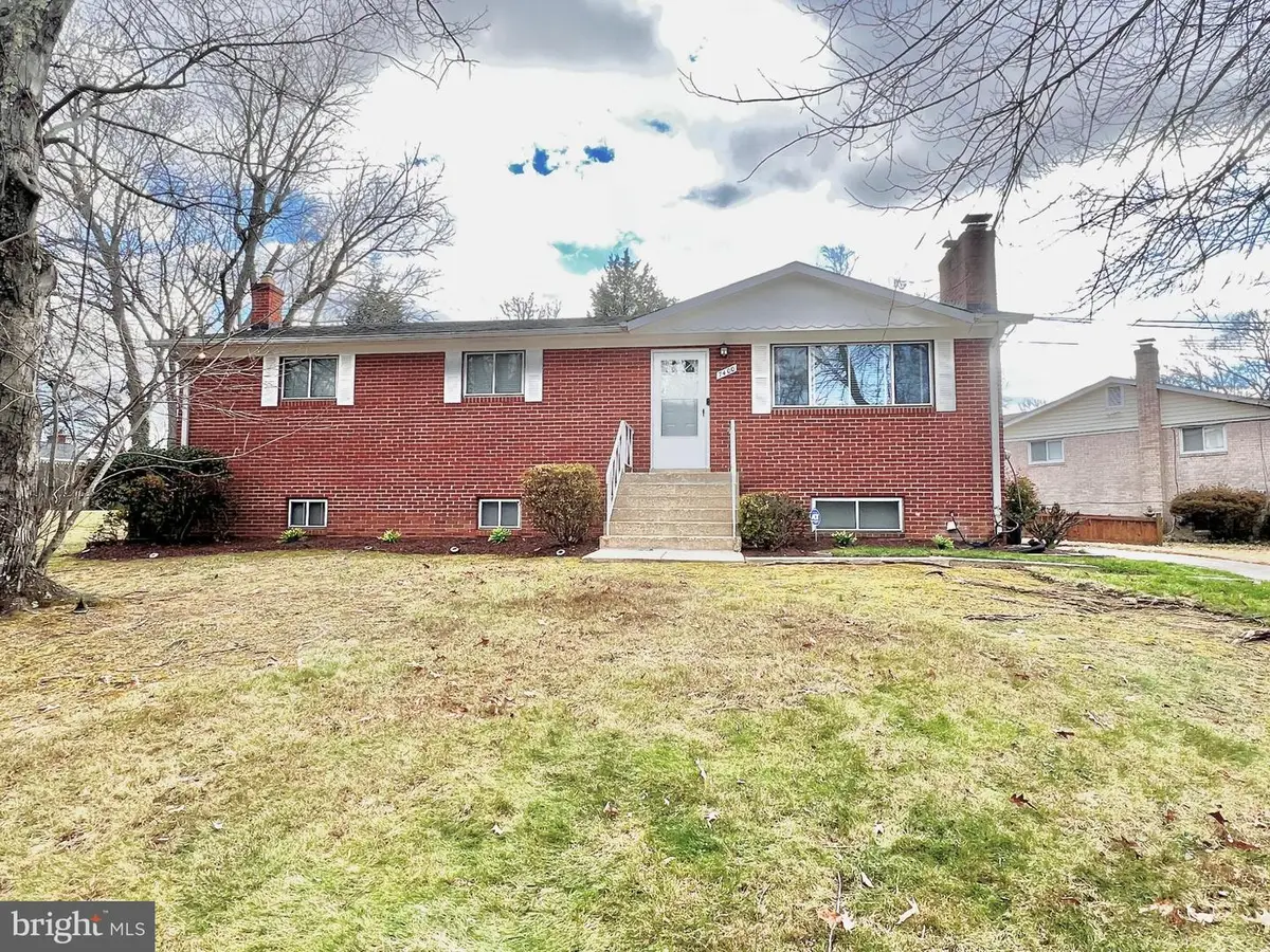 7400 Pembroke Dr, Clinton, MD 20735 - Image #1