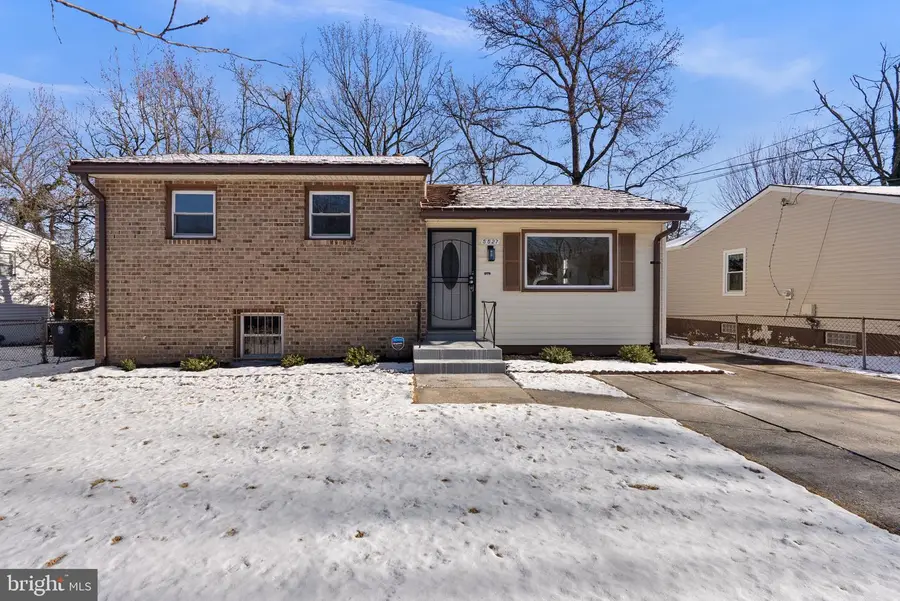 5527 Duchaine Dr, Lanham, MD 20706 - Image #2