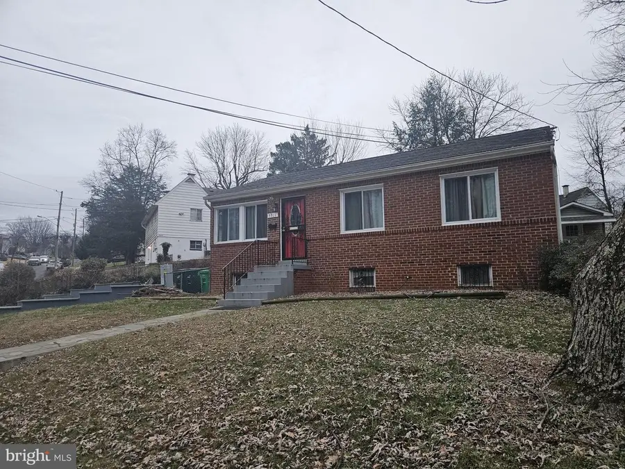 5911 Mustang Dr, Riverdale, MD 20737 - Image #2