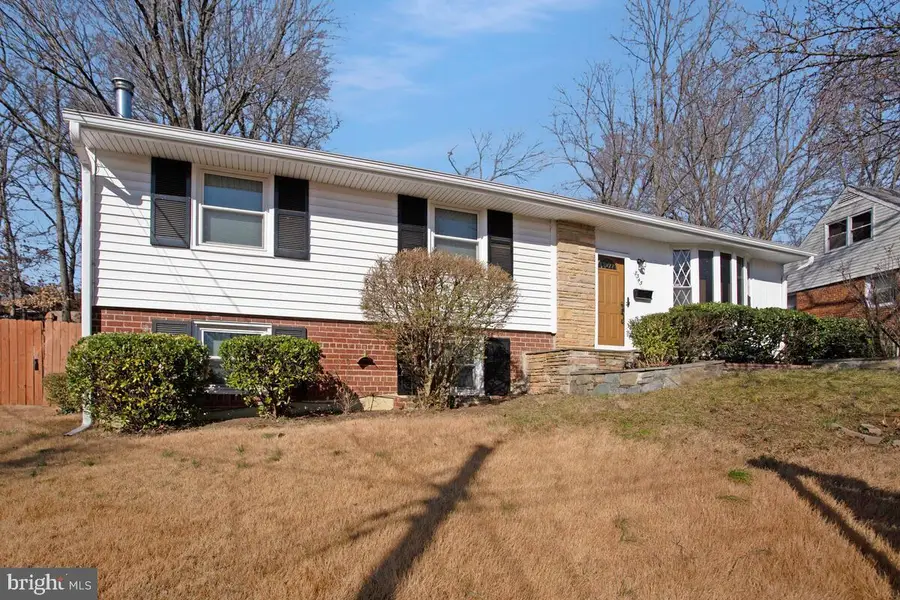 8345 Verona Dr, Hyattsville, MD 20784 - #3