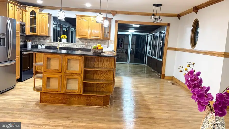 4707 Iverson Pl, Temple Hills, MD 20748 - Image #3