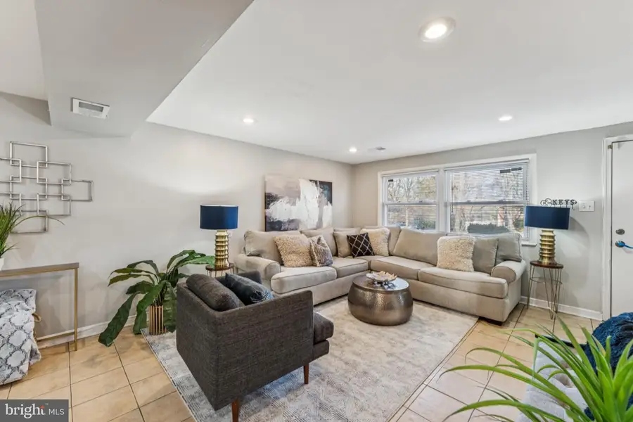 3704 Halloway Pl, Upper Marlboro, MD 20772 - Image #2